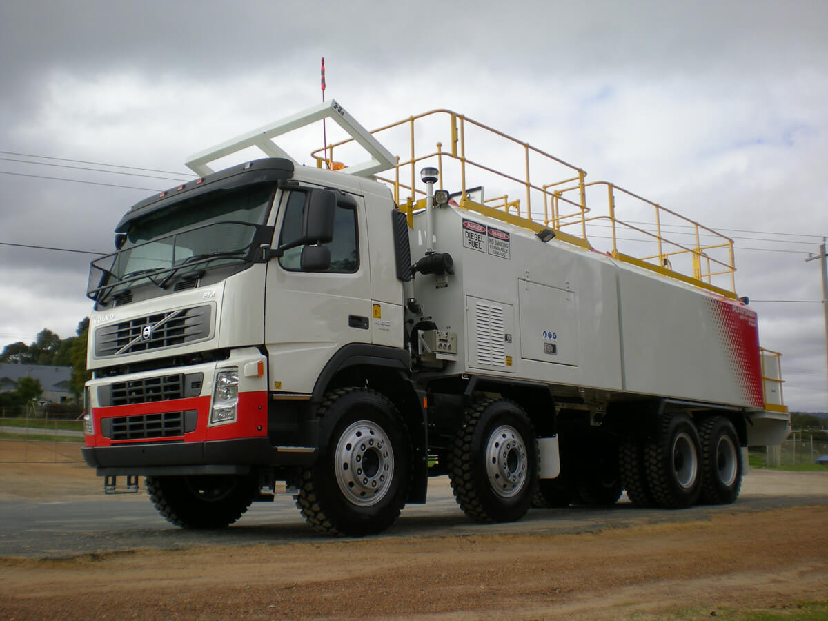 Volvo FM440 8×4 P18000 Service Truck | ST100