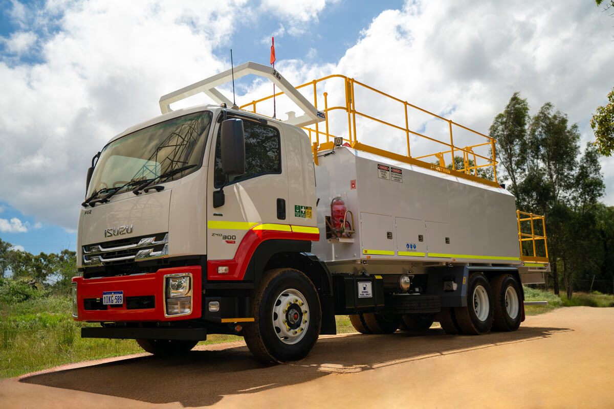 2024 ISUZU 240-300 6×4 SERVICE TRUCK P8000